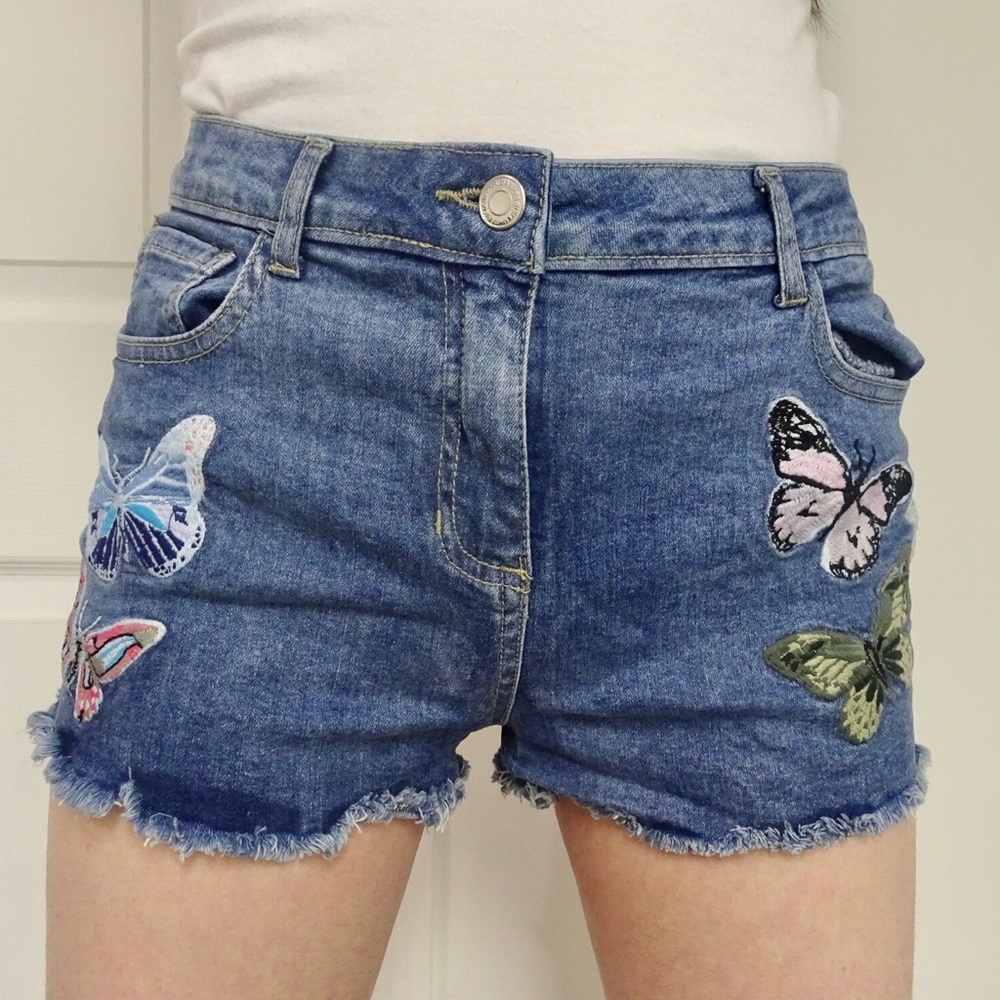 BUTTERFLIES SHORT SHORTS